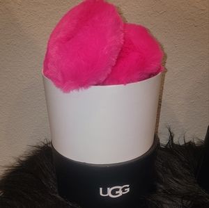 Nwt...UGG Australia Women's Earmuffs.
